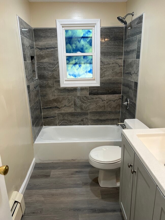 Building Photo - 4 Loveland Hill Rd