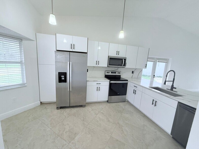 Building Photo - 34 Paxford Ln