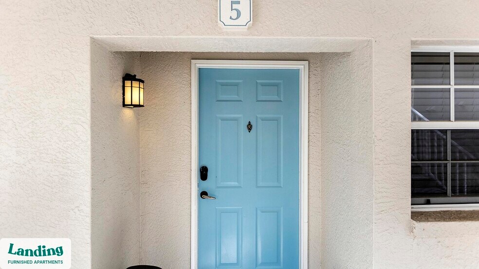 Building Photo - 3695 Island Club Dr