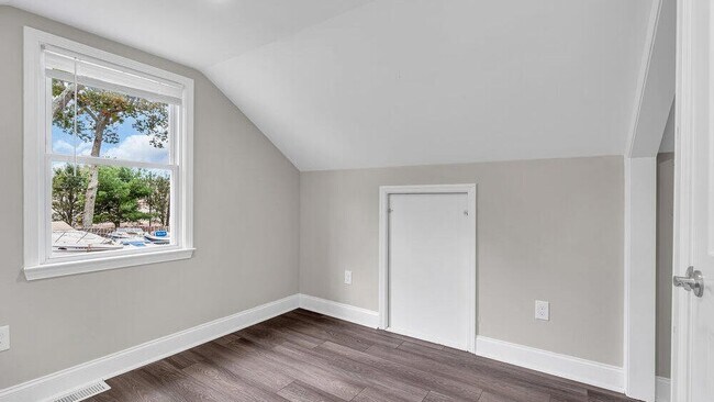 Building Photo - 557 Mantoloking Rd