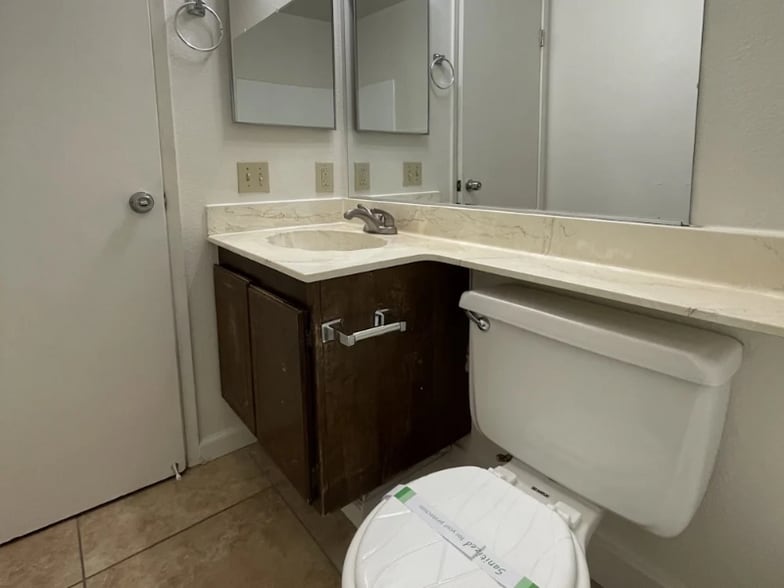 Building Photo - 7437 Palmer House Dr