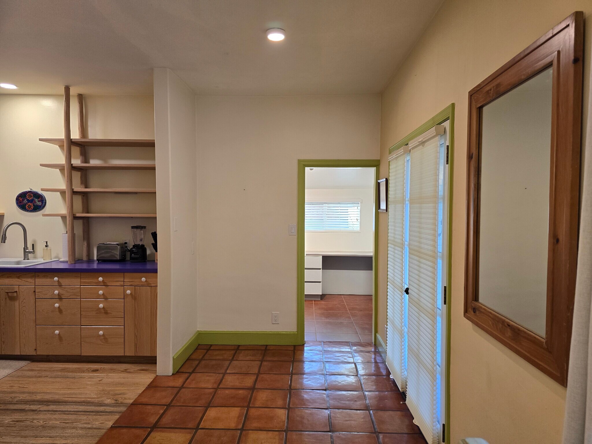 Building Photo - 619 N Jerrie Ave