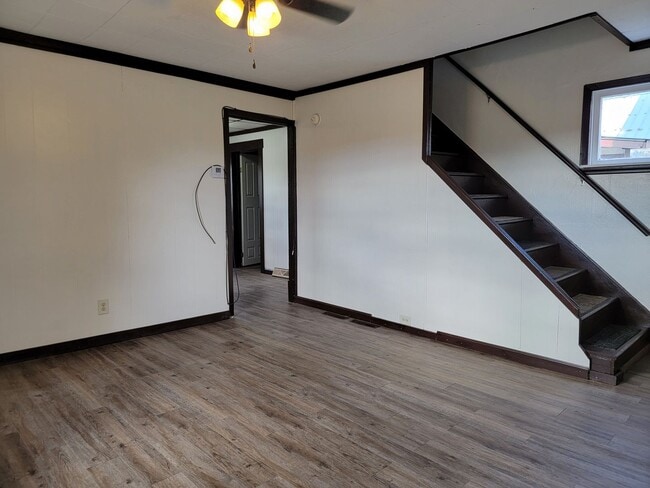 Building Photo - 2-3 bedroom home!  Only $825.00 plus utili...