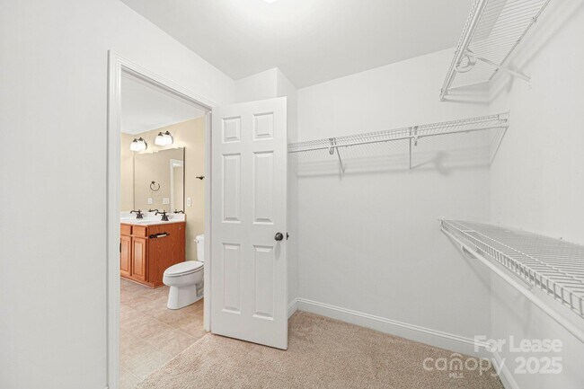 Building Photo - 6223 Woodland Commons Dr