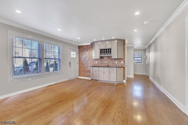 Building Photo - 46 Cortlandt St