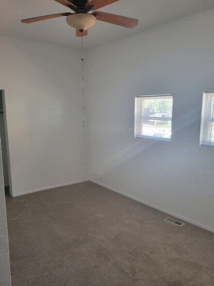 Building Photo - 94 N Sherman St