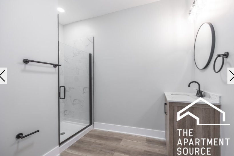 Building Photo - 6148 N Francisco Ave