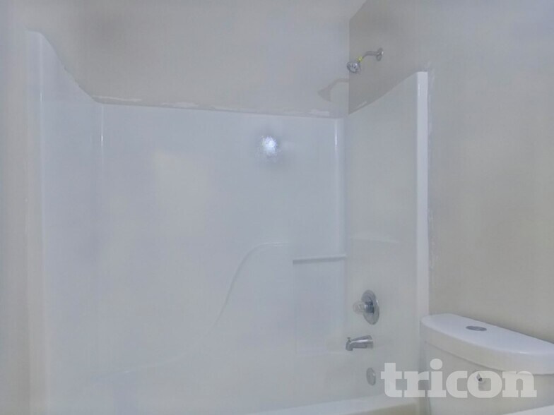 Building Photo - 3050 Lost Cabin Pl