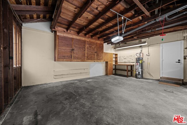 Building Photo - 1027 Acanto Pl