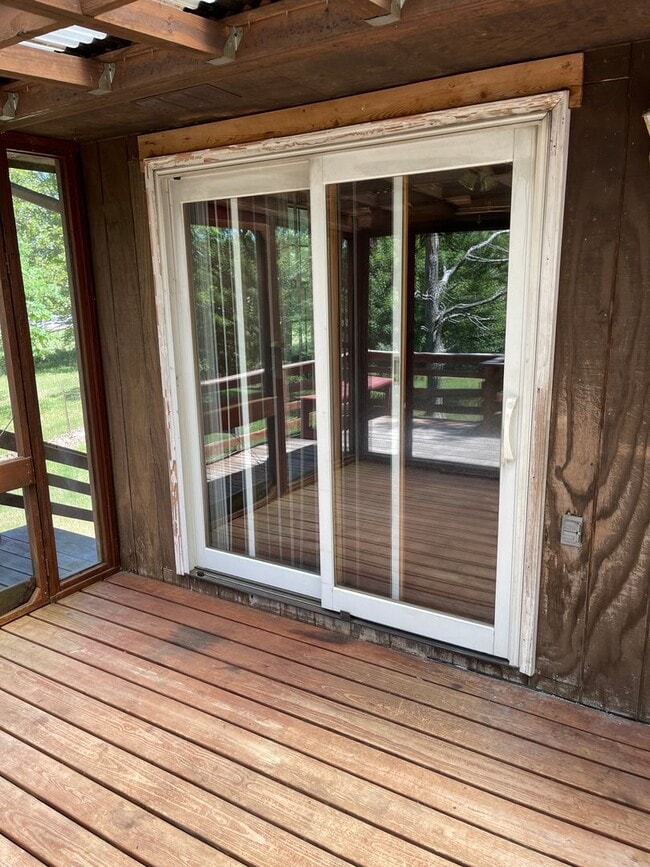 Building Photo - Available July 25th!!! No showings until June 1st