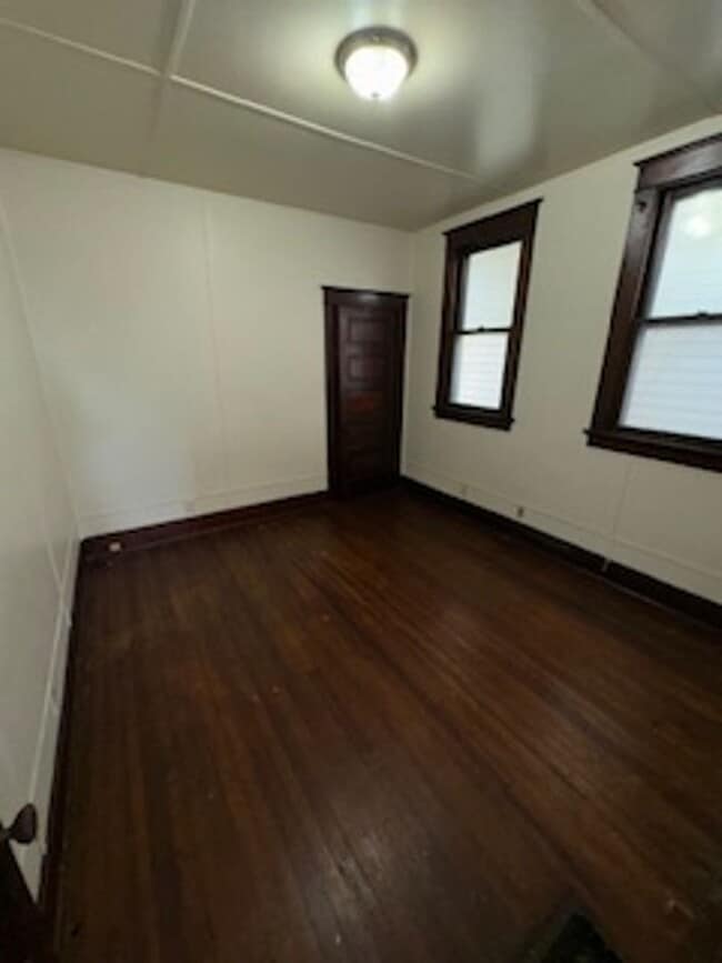 Building Photo - 804 E Virginia St