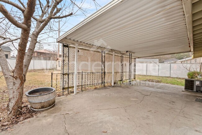 Building Photo - Brick Rancher