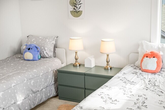 Building Photo - 5891 SW 67th Pl