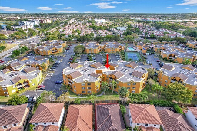 Building Photo - 9715 Fontainebleau Blvd