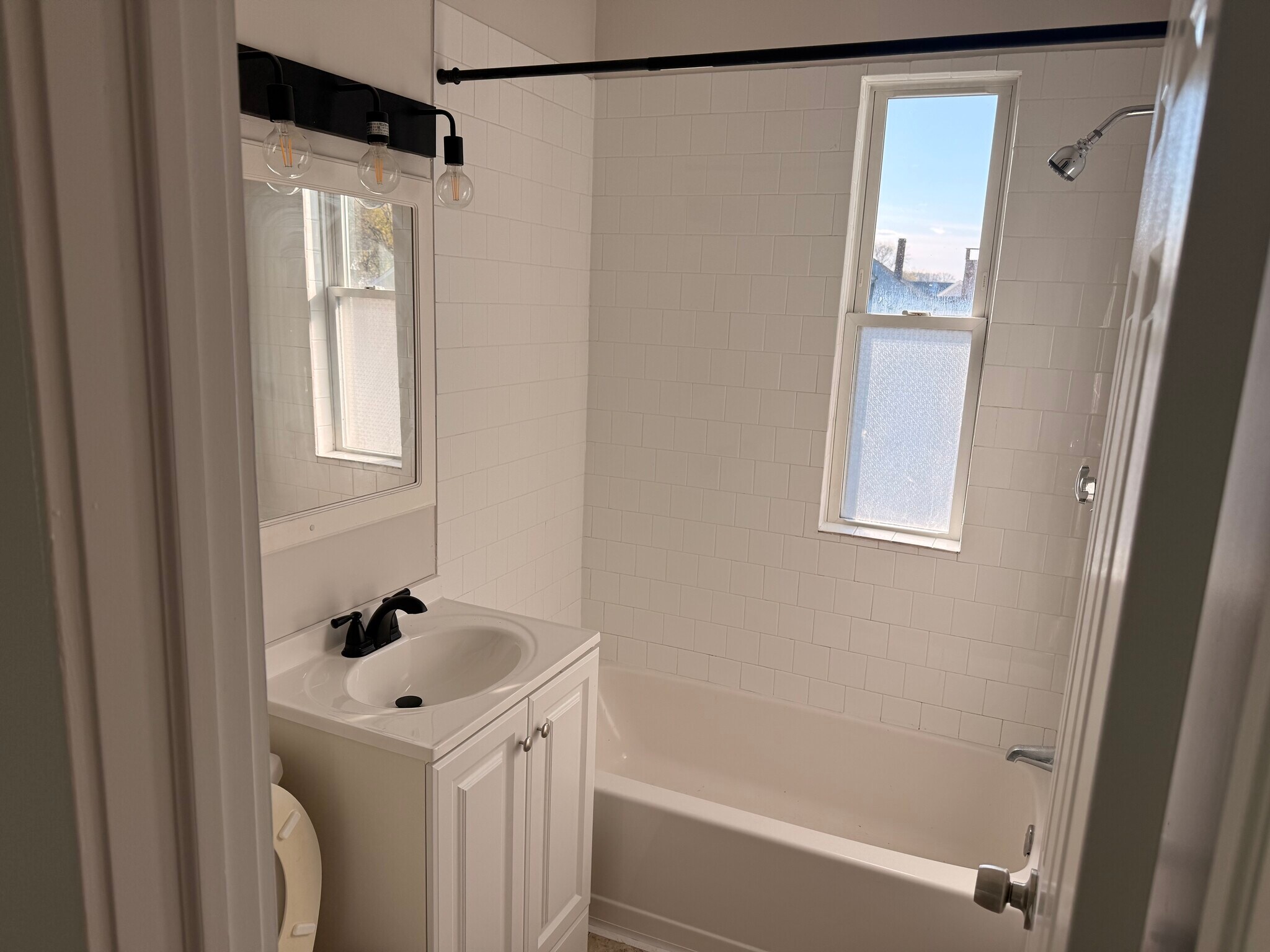 Building Photo - 4 Berry St