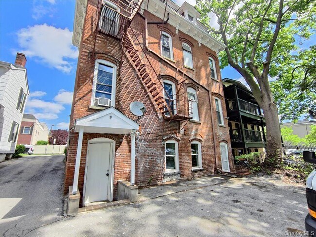 Building Photo - 20 Noxon St