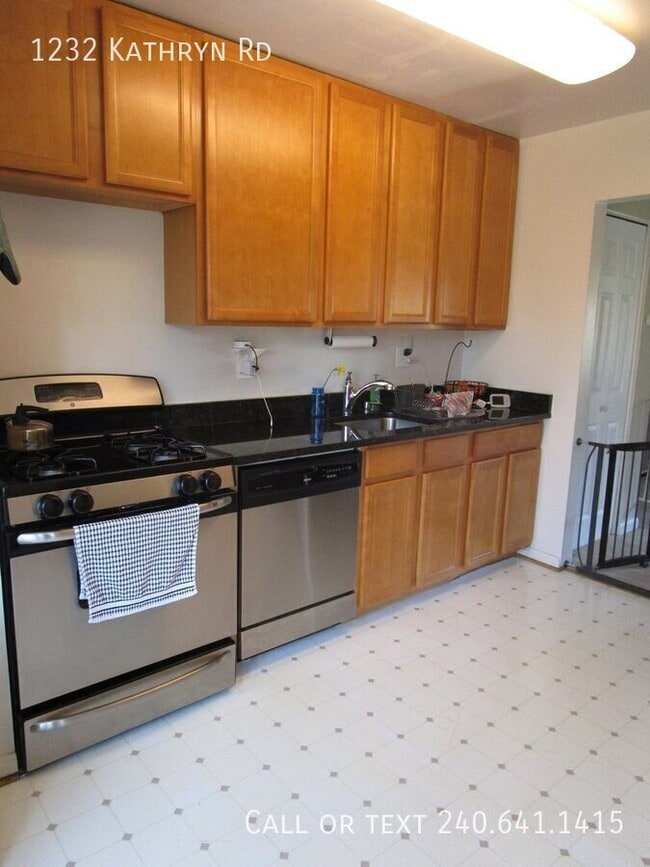 Building Photo - 1232 Kathryn Rd