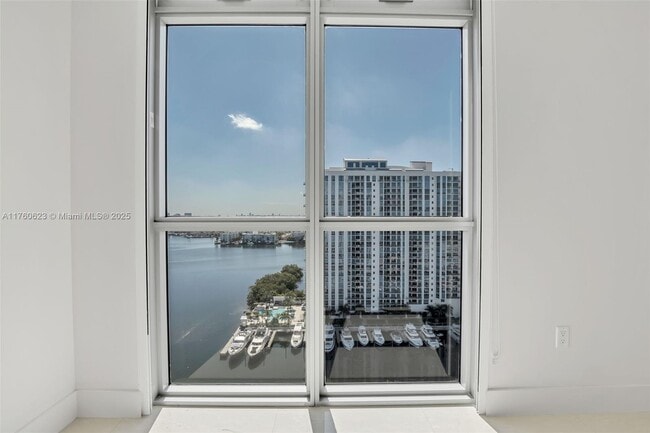 Building Photo - 17301 Biscayne Blvd