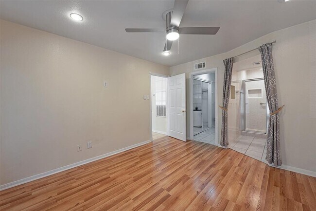 Building Photo - 18519 Egret Bay Blvd
