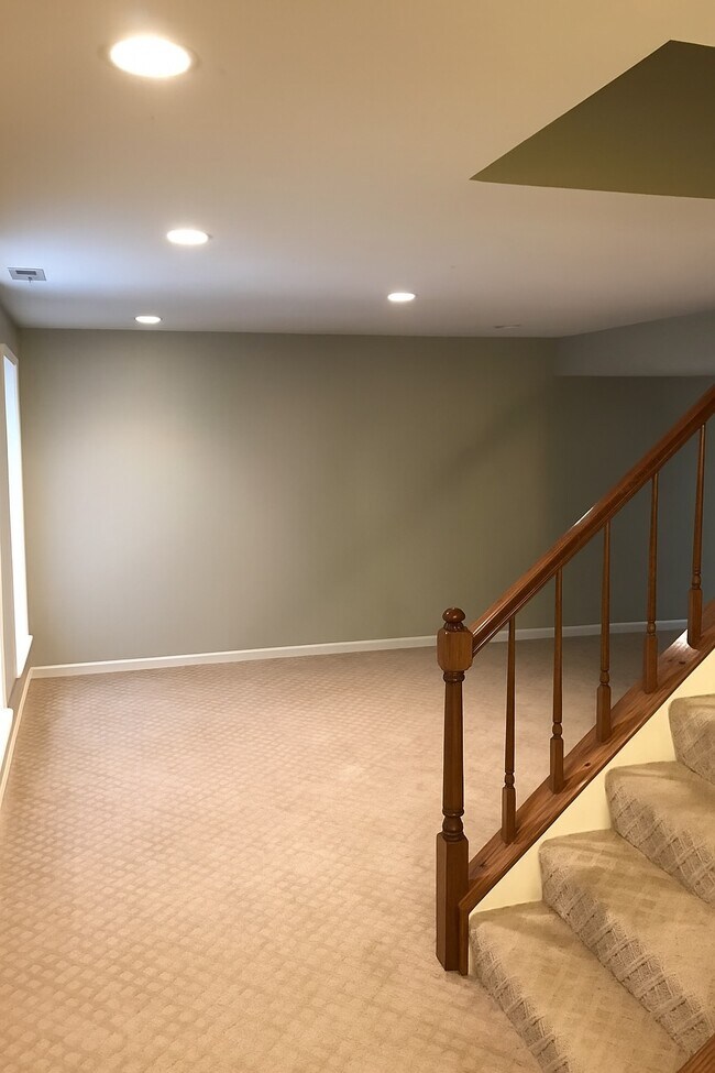 Building Photo - 13942 Stonefield Dr
