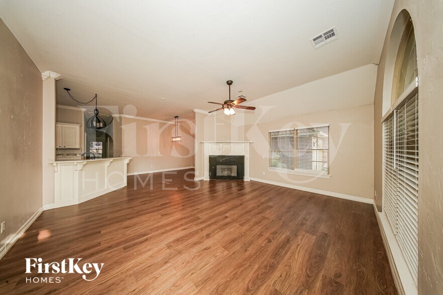 Building Photo - 17205 Vitoria Dr