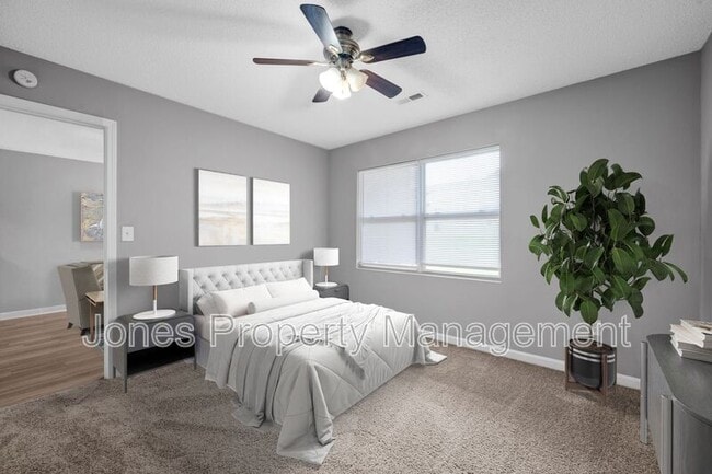 Building Photo - 307 Country Club Dr NE