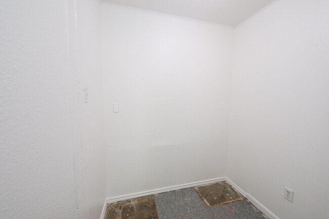 Building Photo - 1402 Corpus Christi St