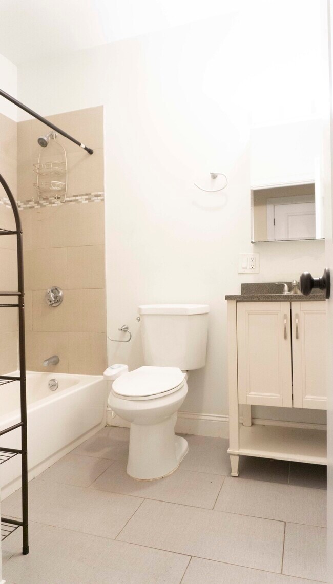 Building Photo - 23 Thelma Rd