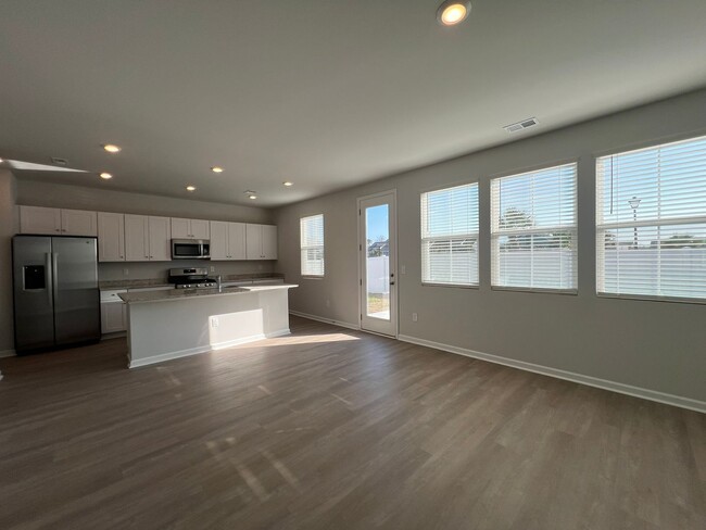 Building Photo - Surfside Beach - 3 bedroom / 2.5 Bathroom ...