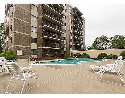 Building Photo - 164 Galen St