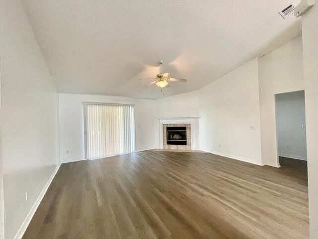 Building Photo - 1221 Northview Dr