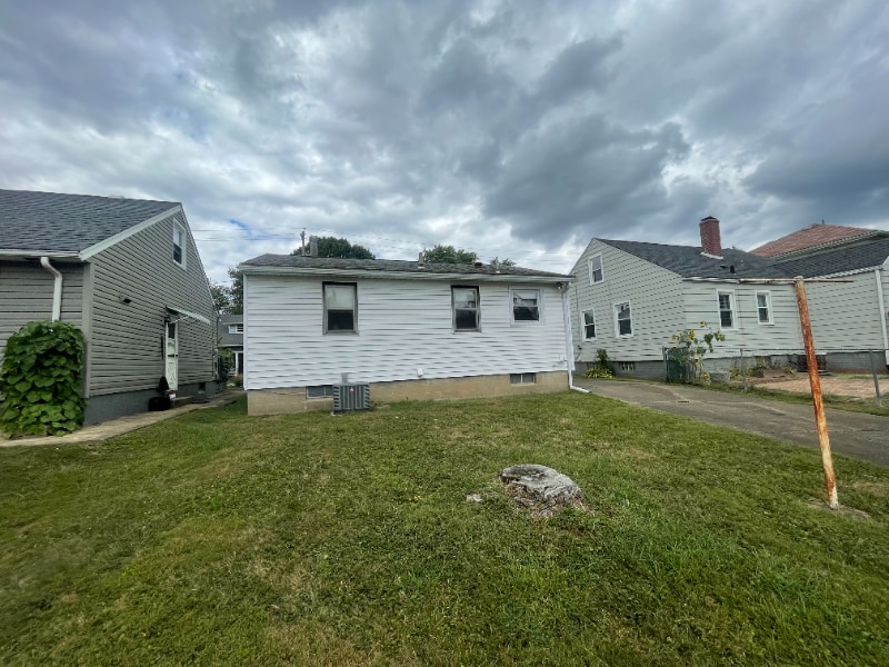 Building Photo - 735 Vogel Ave NE