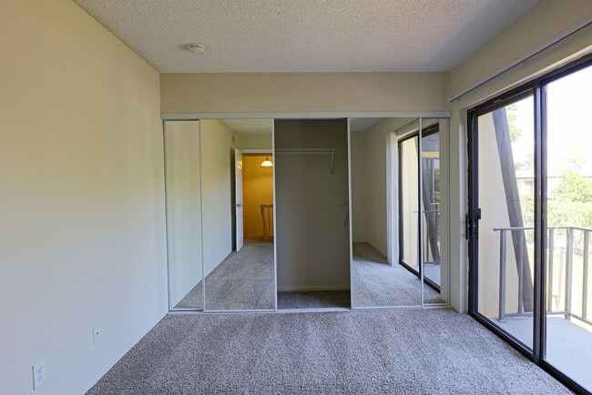 Building Photo - Parkwoods 12353-1