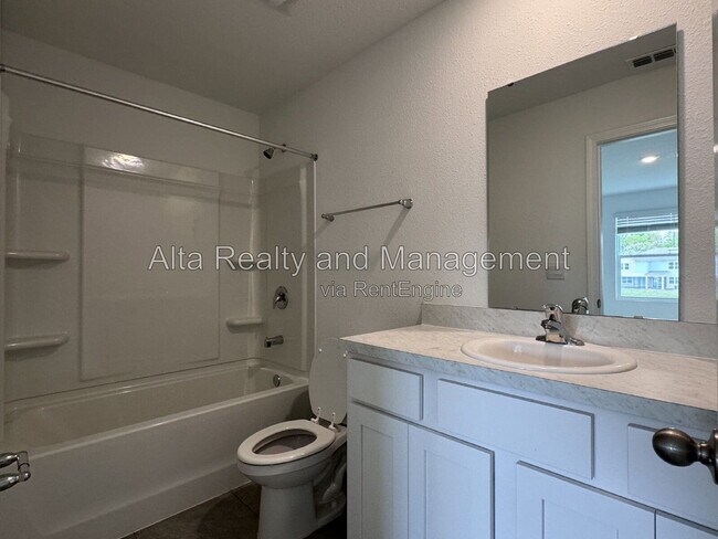 Building Photo - 39 Tidal Bch Ave