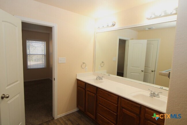 Building Photo - 5000 Imperial Eagle Dr