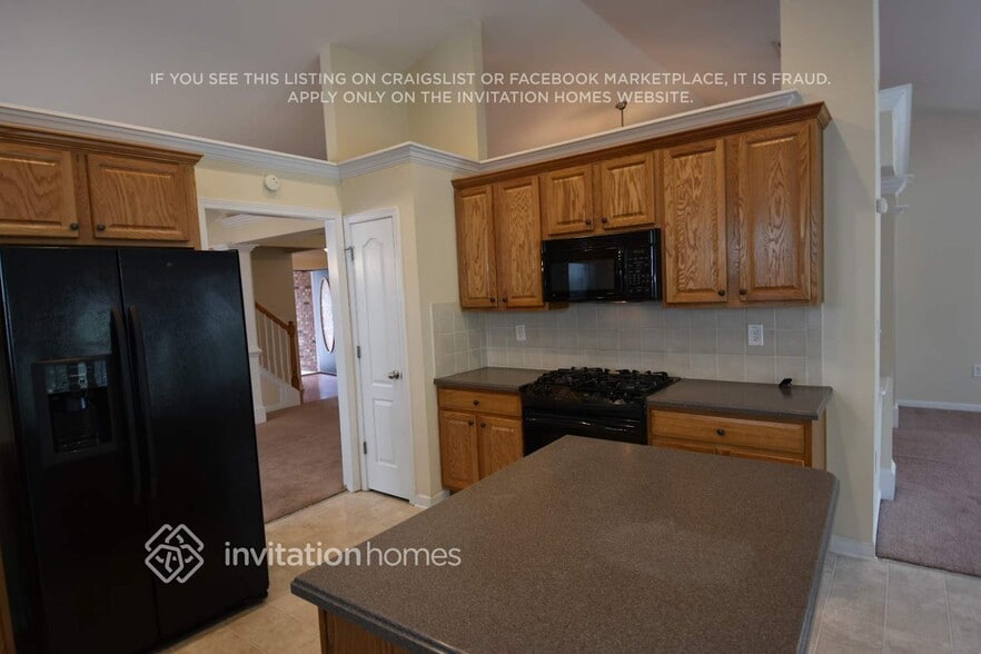 Building Photo - 1320 Martins Down Dr SE