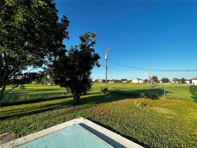 Building Photo - 1926 NE 15th Ln