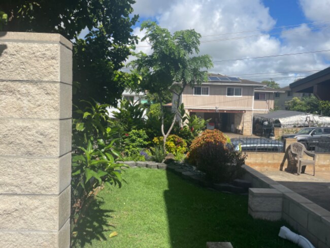 Building Photo - 94-361-361 Kahuanani St