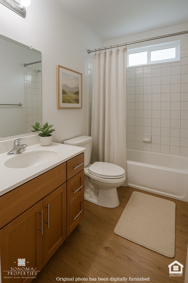 Building Photo - Charming 2BD/1.5BA Duplex