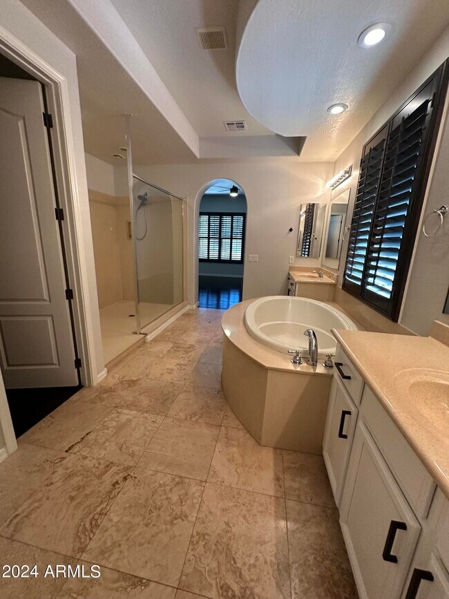 Building Photo - 2251 E Azalea Dr