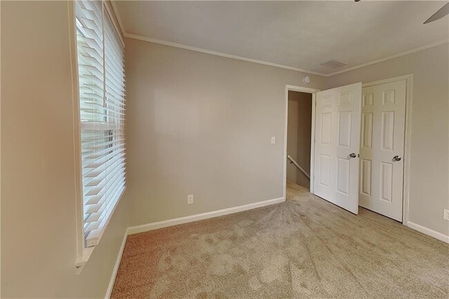 Building Photo - 115 Spring Ridge Ct