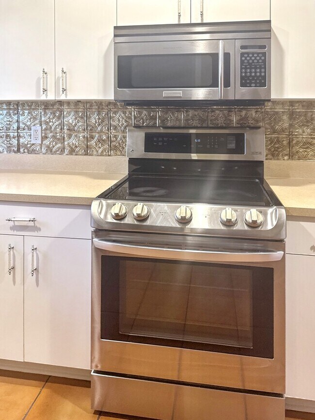 Building Photo - 2240 Safe Harbour Ct
