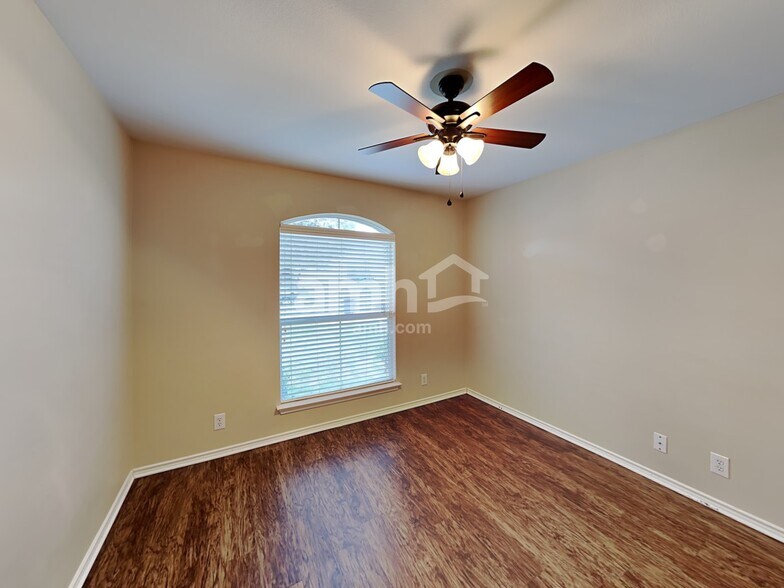 Building Photo - 8055 Chisos Oak Dr