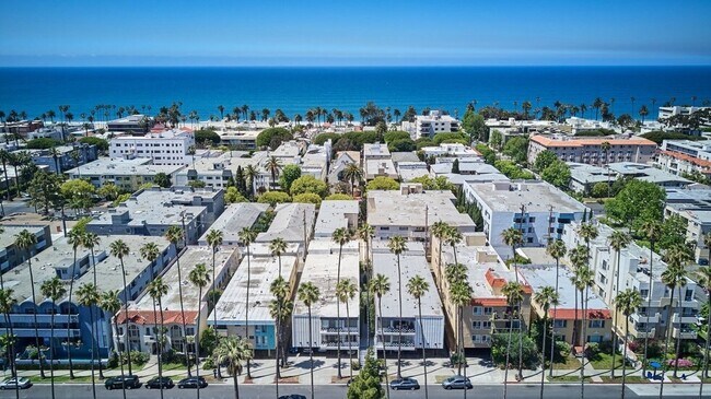 Aerial shot of neighborhood - 2002 4th St