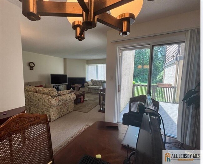 Building Photo - 514 Sayre Dr