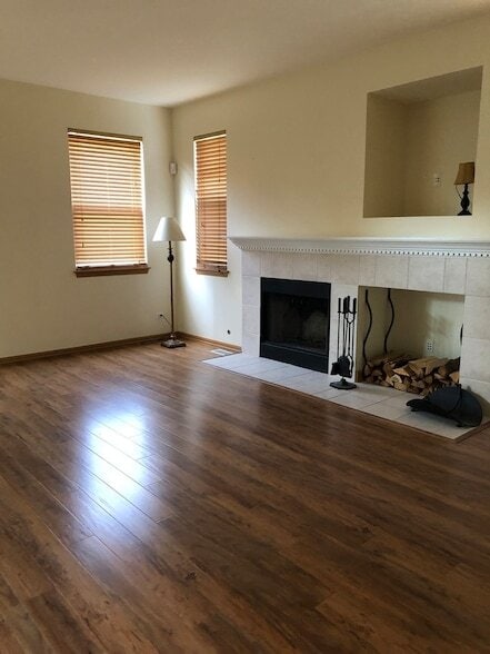 Building Photo - 1860 Fescue Dr