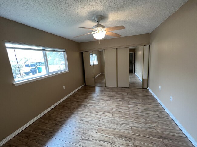 Building Photo - 116 Meadow Lark