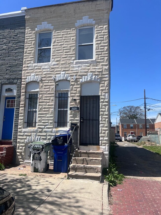 Primary Photo - Beautifully Updated 3 Bedroom House