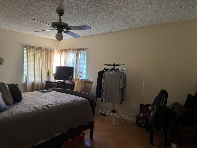 Building Photo - Welcome home to 10022 Windburn Trail!