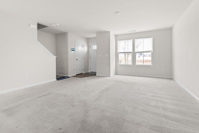 Building Photo - 4 Bed, 2.5 Bath, 2 Car Garage Near Everyth...